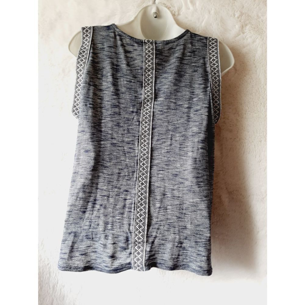 W5 blue embroidered large knit top - Picture 2 of 4